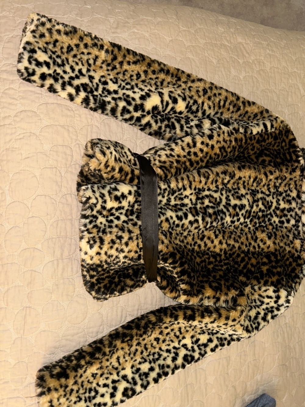 XOXO Faux Fur Leopard Print Belted Jacket in Brown and Black - Picture 5 of 5
